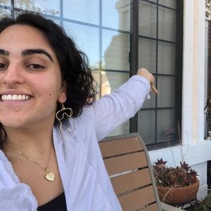 Meet your Posher, Layla